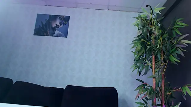 Snapshot of SilviaVanda chatting on December 14, 2025, 8:09 am SilviaVanda online show from December 14, 2025, 8:09 am