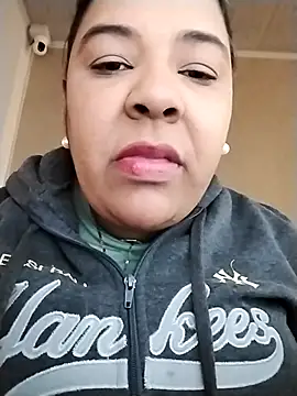 Snapshot of Carameloswing1 chatting on December 19, 2025, 11:34 am Carameloswing1 online show from December 19, 2025, 11:34 am