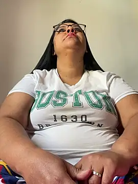 Snapshot of Carameloswing1 chatting on February 7, 2026, 2:58 pm Carameloswing1 online show from February 7, 2026, 2:58 pm