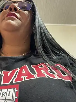 Snapshot of Carameloswing1 chatting on February 6, 2026, 2:35 pm Carameloswing1 online show from February 6, 2026, 2:35 pm