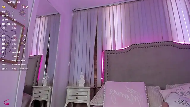 Snapshot of lya__brown chatting on July 28, 2026, 2:13 pm lya brown online show from July 28, 2026, 2:13 pm