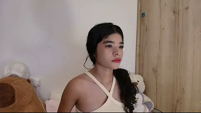 Snapshot of phia_carter chatting on June 5, 2026, 12:04 am phia carter online show from June 5, 2026, 12:04 am