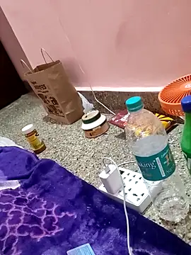 Snapshot of story-forest chatting on December 16, 2025, 8:40 am story-forest online show from December 16, 2025, 8:40 am