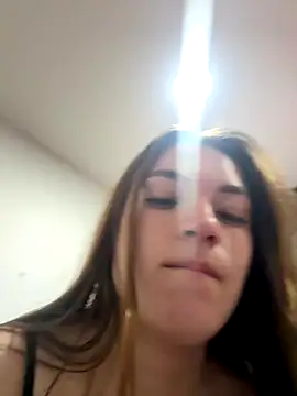 Snapshot of AlaiaSweet__ chatting on December 15, 2025, 9:53 pm AlaiaSweet online show from December 15, 2025, 9:53 pm