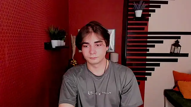 ErosPulseee online show from December 4, 2025, 7:57 pm