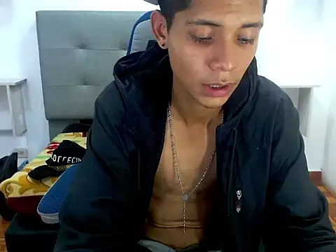 Snapshot of Axel_Marcu chatting on December 14, 2025, 8:09 am Axel Marcu online show from December 14, 2025, 8:09 am