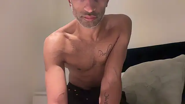 RandyRik online show from December 3, 2025, 7:57 pm