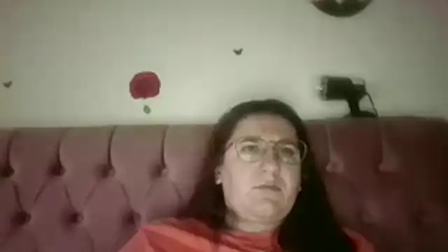 Dana92va online show from May 3, 2026, 4:39 am