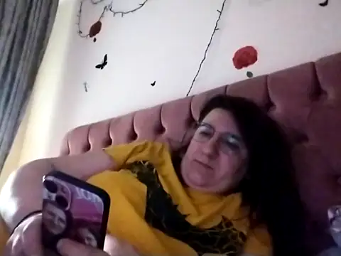 Dana92va online show from February 7, 2026, 5:43 pm