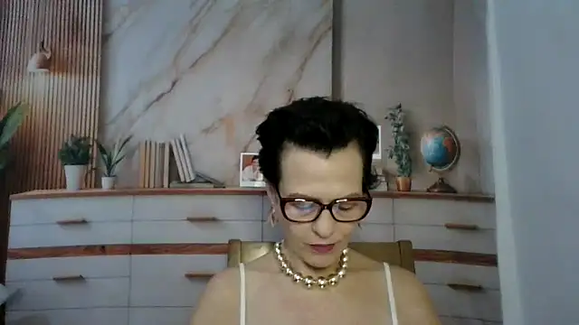 Luna-Hot0802 online show from April 6, 2026, 1:12 pm