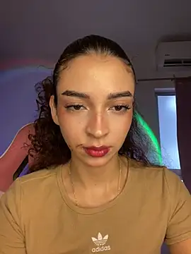 Snapshot of Anne_Wyntheris chatting on June 19, 2026, 10:15 pm Anne Wyntheris online show from June 19, 2026, 10:15 pm