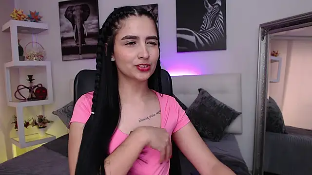 mialiore online show from December 17, 2025, 12:43 pm