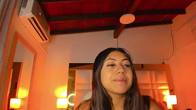 Snapshot of Zoei_Moon chatting on June 24, 2026, 7:01 pm Zoei Moon online show from June 24, 2026, 7:01 pm