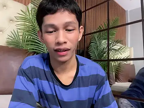 Snapshot of TheBoyAboveYou chatting on July 25, 2026, 4:35 pm TheBoyAboveYou online show from July 25, 2026, 4:35 pm