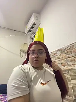 Snapshot of naty_col chatting on February 14, 2026, 9:37 pm naty col online show from February 14, 2026, 9:37 pm