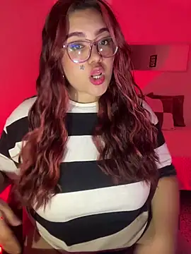 Snapshot of naty_col chatting on April 6, 2026, 6:14 am naty col online show from April 6, 2026, 6:14 am