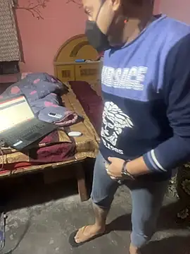 yoyoyohunny online show from December 4, 2025, 2:10 am