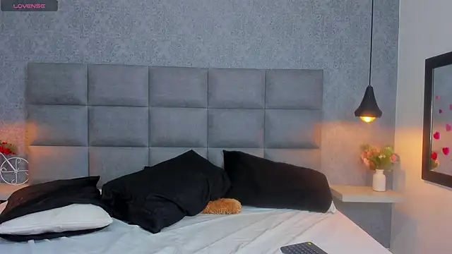 emilyy r online show from February 17, 2026, 7:11 pm