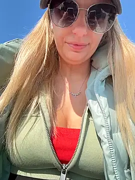 Snapshot of Betsy chatting on April 7, 2026, 1:35 pm Betsy online show from April 7, 2026, 1:35 pm