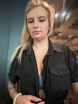 Snapshot of Betsy chatting on January 16, 2025, 4:28 am Betsy online show from January 16, 2025, 4:28 am