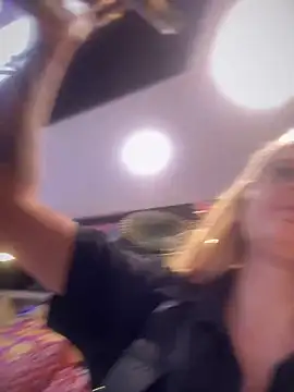 Snapshot of Betsy chatting on December 30, 2024, 1:58 pm Betsy online show from December 30, 2024, 1:58 pm