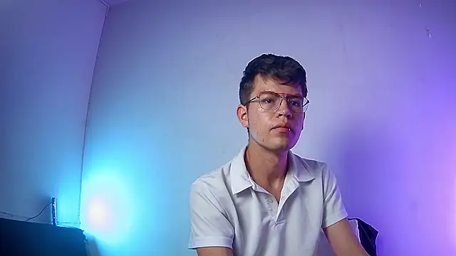 nicolatinboy online show from February 26, 2026, 9:15 pm