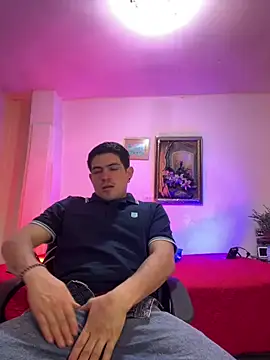 williamsmiiths16 online show from February 25, 2026, 12:27 pm