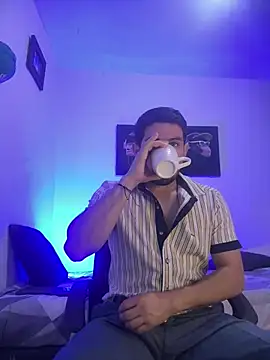williamsmiiths16 online show from July 6, 2026, 11:50 am