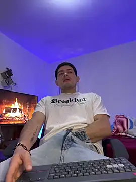 williamsmiiths16 online show from April 23, 2026, 12:00 pm