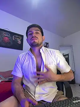 williamsmiiths16 online show from July 12, 2026, 1:56 pm