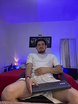 Snapshot of williamsmiiths16 chatting on May 24, 2026, 2:50 pm williamsmiiths16 online show from May 24, 2026, 2:50 pm