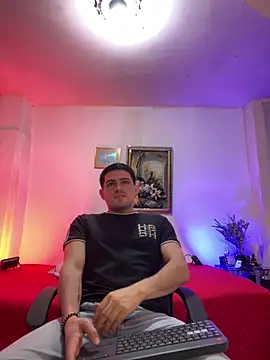 williamsmiiths16 online show from March 18, 2026, 11:35 am