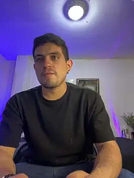 williamsmiiths16 online show from December 19, 2025, 3:10 am