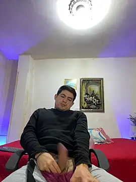 williamsmiiths16 online show from February 3, 2026, 12:32 pm