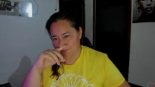 VioletBruces online show from May 2, 2026, 10:37 pm