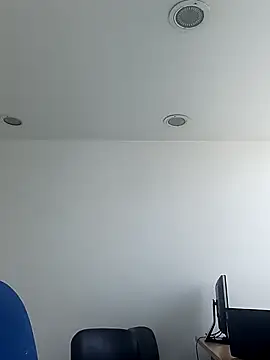 Vera Luna  online show from December 19, 2025, 7:16 pm