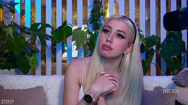 FlowweerGirl online show from February 28, 2026, 7:57 pm