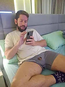 Snapshot of RipMyUnderwear chatting on June 17, 2026, 12:32 am RipMyUnderwear online show from June 17, 2026, 12:32 am