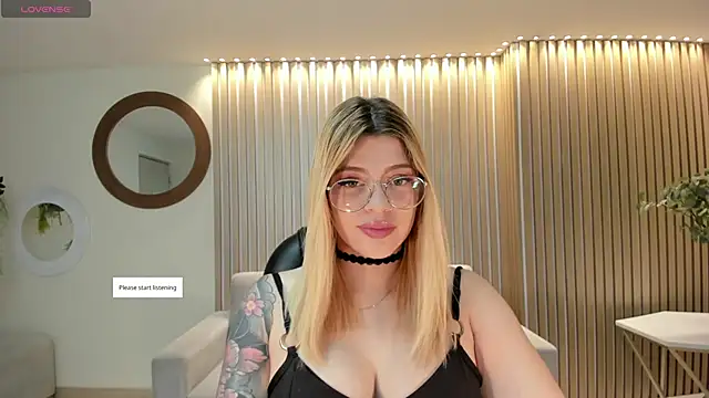 MadisonKane online show from April 26, 2026, 11:29 am