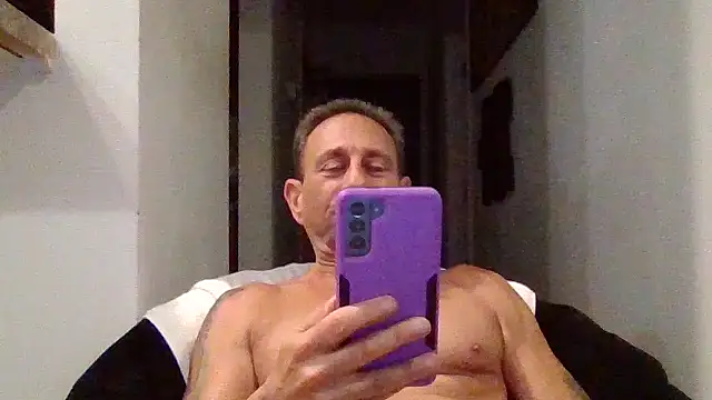 johnnymarino1010 online show from April 28, 2026, 8:46 pm