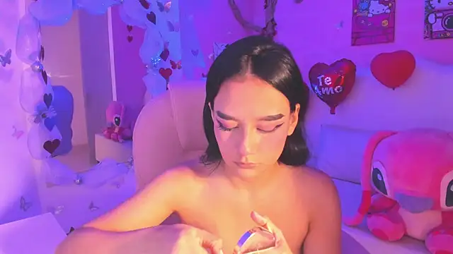 isabella castillo  online show from March 6, 2026, 8:26 pm