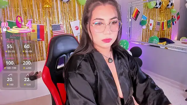 Snapshot of CloeMoon chatting on July 6, 2026, 5:25 am CloeMoon online show from July 6, 2026, 5:25 am