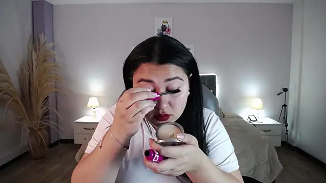 Snapshot of Emma_Charm_ chatting on December 14, 2025, 12:11 pm Emma Charm online show from December 14, 2025, 12:11 pm