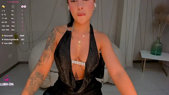 Snapshot of ChloeManson chatting on February 14, 2025, 2:23 pm ChloeManson online show from February 14, 2025, 2:23 pm