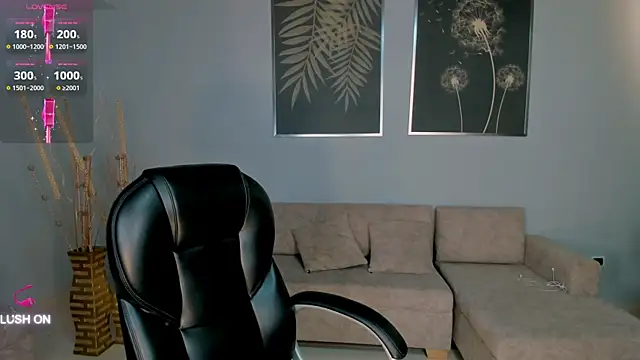 Snapshot of ChloeManson chatting on January 26, 2025, 12:05 am ChloeManson online show from January 26, 2025, 12:05 am