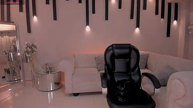 Snapshot of ChloeManson chatting on February 6, 2025, 8:45 pm ChloeManson online show from February 6, 2025, 8:45 pm