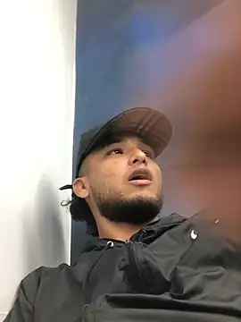 Snapshot of modeloxtz chatting on February 20, 2026, 10:01 pm modeloxtz online show from February 20, 2026, 10:01 pm