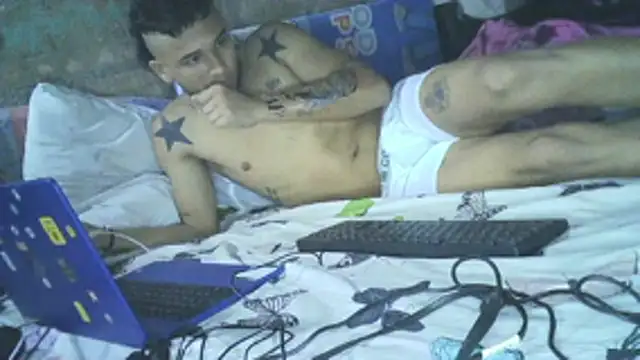 Snapshot of modeloxtz chatting on February 7, 2026, 12:07 am modeloxtz online show from February 7, 2026, 12:07 am