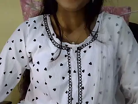 Snapshot of Shab_M chatting on February 17, 2026, 6:33 am Shab M online show from February 17, 2026, 6:33 am