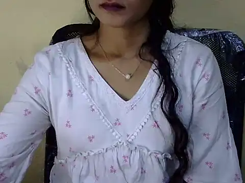 Snapshot of Shab_M chatting on February 4, 2026, 9:37 am Shab M online show from February 4, 2026, 9:37 am